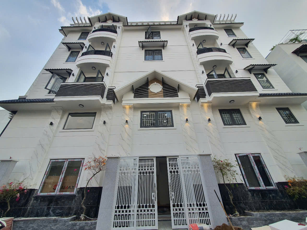 thi công nhà phố 2 mặt tiền